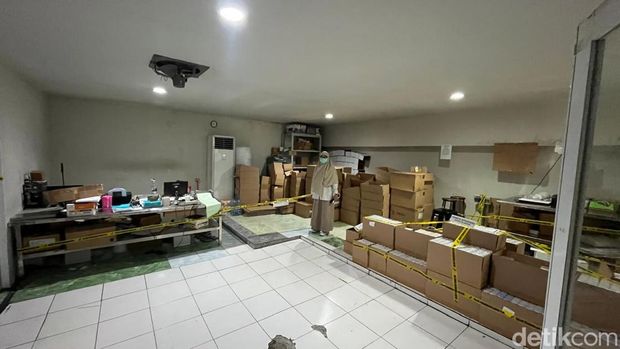 Pabrik kosmetik ilegal di Mojokerto yang digerebek BPOM.