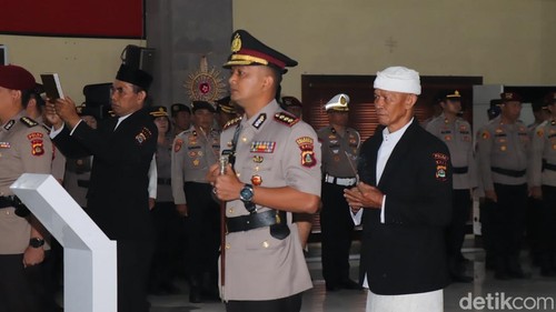 Pelantikan Kapolresta Denpasar Kombes I Wayan Winaya di Gedung Presisi Polda Bali, Senin (19/10/2026). (Foto: Dok. Polresta Denpasar)