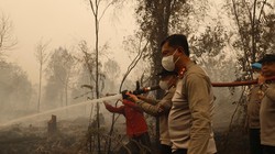 Api Dekati Bandara Tjilik Riwut, Tim Polda Kalteng dan Satgas Karhutla Bergerak