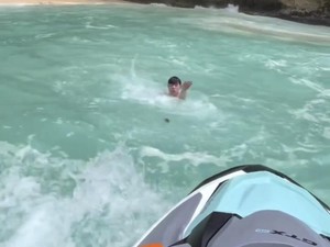 Pemandu Wisata Jetski Selamatkan Turis Tergulung Ombak Pantai Kelingking