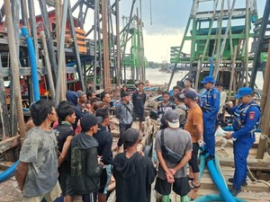 Polisi Hentikan Paksa Tambang Timah Ilegal di Bangka Barat