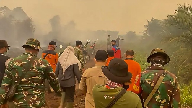 Angin Kencang dan Krisis Air Hambat Pemadaman Karhutla di Kumpeh