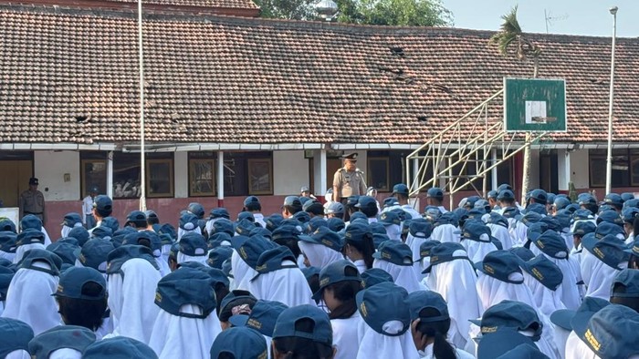 Polres Blitar Kota goes to school