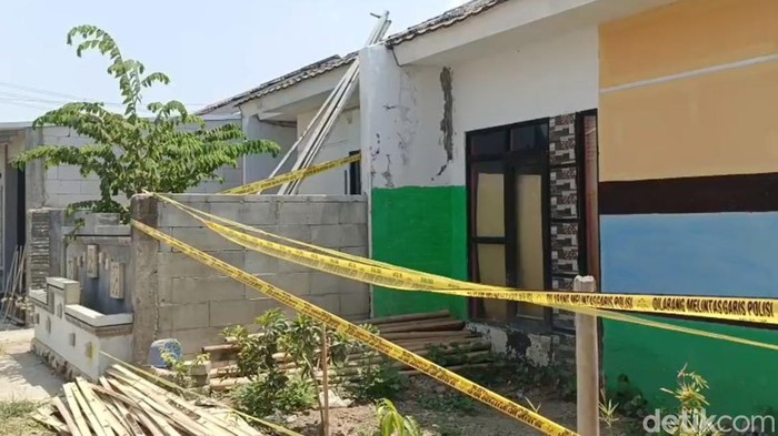 Rumah HS di komplek perumahan Desa Kemukten.
