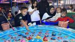 Semarak Pasar Malam di BKT Duren Sawit