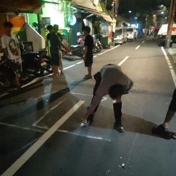 Seorang pelajar SMP meninggal dunia usai ditabrak mobil Mitsubishi Pajero di wilayah Mampang Prapatan, Jaksel. Pajero itu juga menabrak motor dan mobil lain. (dok Istimewa)