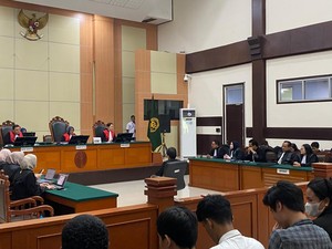 Perlawanan Roy Suryo Ditolak Hakim