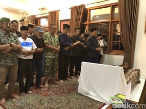Suasana Rumah Duka Mantan KSAD Jenderal Purn Subagyo HS di Kotabaru Jogja