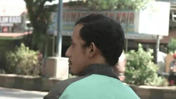 Taufik mantan driver ojol yang sekarang menjadi penulis sekaligus penerbit PT ARK Media Penerbit (dok.Taufik)