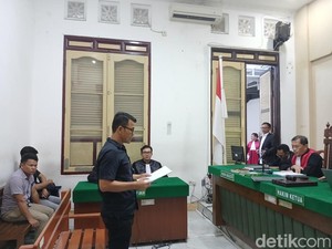 Dituntut 4 Tahun Bui, Eks Kadis PMD Samosir Minta Bebas di Korupsi Bantuan Kemensos