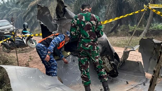TNI mengecek benda misterius di Kotim TNI mengecek benda misterius di Kotim