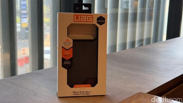 UAG Metropolis LT Ultra 200X