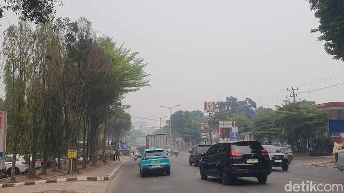 Udara Palembang kembali berselimut kabut asap.