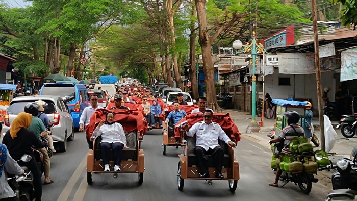 100 Becak Listrik Bantuan Prabowo Mengaspal di Sukabumi,