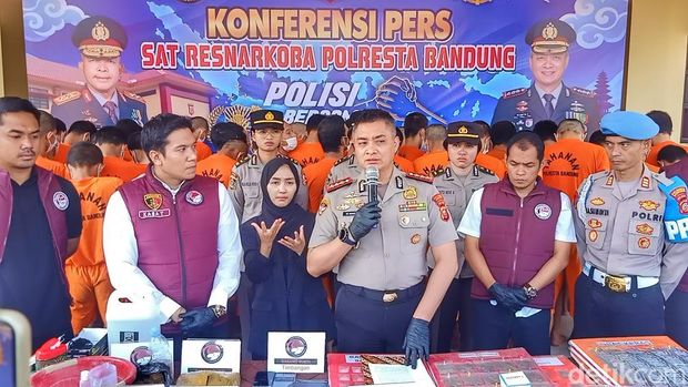 52 tersangka pengedar Narkoba saat diamankan Polisi di Mapolresta Bandung, Soreang, Kabupaten Bandung