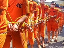 Tangan Diborgol, Nyali Berandalan Narkoba Bandung Ciut Digulung Polisi