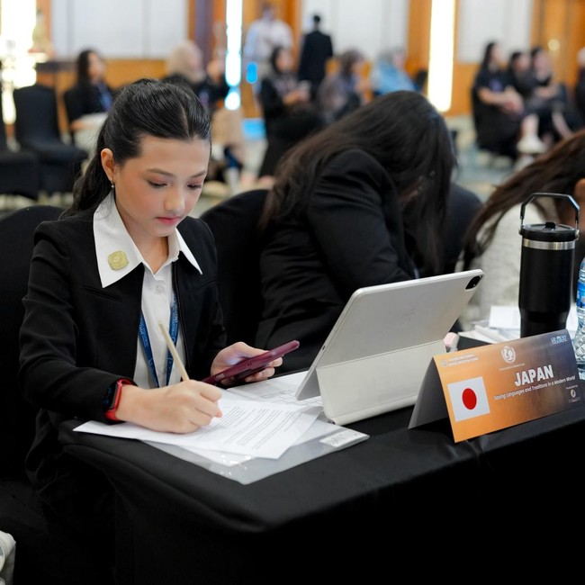 Potret Arsy Hermansyah Jadi Delegasi di Forum Model United Nations