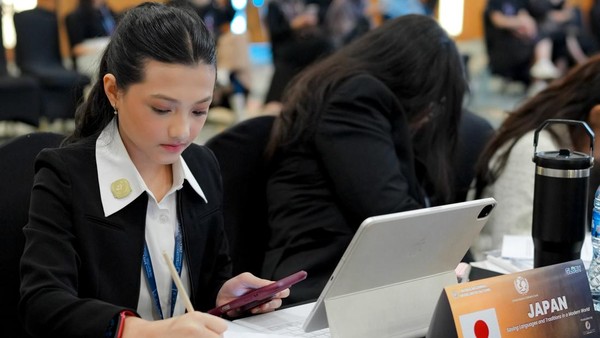 Potret Arsy Hermansyah Jadi Delegasi di Forum Model United Nations