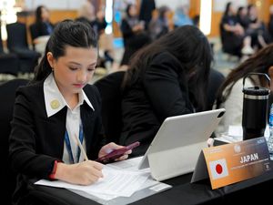 Potret Arsy Hermansyah Jadi Delegasi di Forum Model United Nations