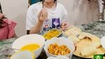 Bikin Konten Kuliner, Arsy Hermansyah Review Nasi Jerami dan Jajanan SD!