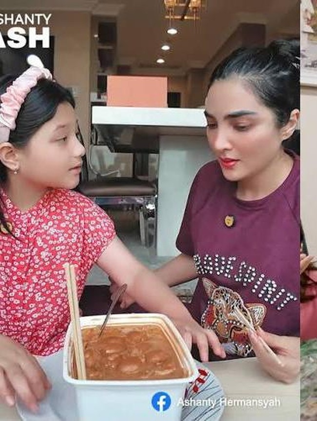 Bikin Konten Kuliner, Arsy Hermansyah Review Nasi Jerami dan Jajanan SD!