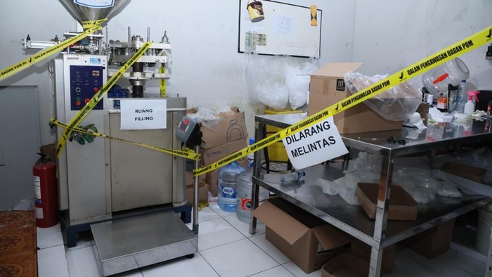 BPOM RI gerebek pabrik kosmetik ilegal di Mojokerto BPOM RI gerebek pabrik kosmetik ilegal di Mojokerto