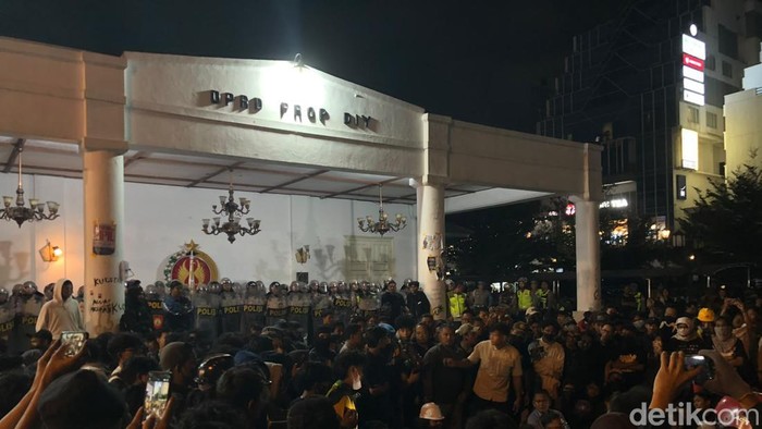 Aksi penyampaian aspirasi di DPRD DIY, Selasa (20/10/2026)