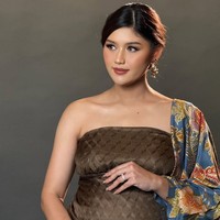 Gaya Erina Gudono Pemotretan Kehamilan Anak Kedua, Perut Besarnya Curi Atensi