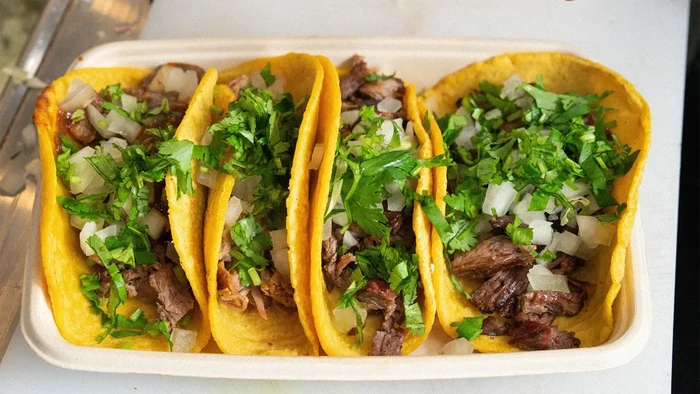 Gigi Sapi Nyelip di Taco, Pelanggan Tuntut Resto Rp4,5 M