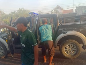 Tumpahan Solar di Jalanan Lamongan Bikin 2 Pemotor Jatuh hingga Masuk RS
