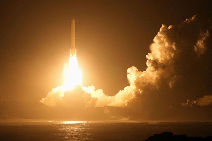 The H3 rocket carrying the Martian Moons Exploration (MMX) rover bound for Mars moon Phobos lifts off from the Tanegashima Space Center in Minamitane, Kagoshima Prefecture, Japan, October 20, 2026 in this photo taken by Kyodo. Kyodo/via REUTERS ATTENTION EDITORS - THIS IMAGE HAS BEEN SUPPLIED BY A THIRD PARTY. MANDATORY CREDIT. JAPAN OUT. NO COMMERCIAL OR EDITORIAL SALES IN JAPAN.     TPX IMAGES OF THE DAY