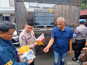 Polisi Bongkar Aksi Sopir Truk Penimbun Solar di Ciamis