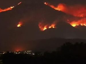 Membara! Terpantau Ada 70 Titik Api Bakar Gunung Arjuno dan Welirang