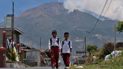 Kebakaran Hutan Gunung Sumbing Meluas, Asap Membubung hingga Dekati Temanggung
