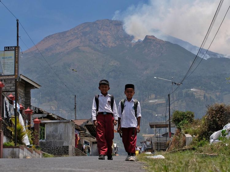 Kebakaran Hutan Gunung Sumbing Meluas, Asap Membubung hingga Dekati Temanggung