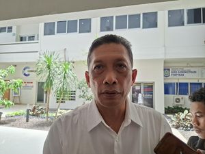 Aspal dan Semen Langka, Perbaikan 20 Titik Jalan di NTB Terancam Molor