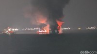Penumpang Dengar Suara Ledakan Sebelum KMP Batumandi Terbakar di Merak