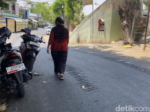 Baru Diaspal, Jalan Unta Raya Semarang Rusak Lagi gegara Dilewati Alat Berat