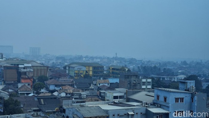 Kota Palembang masih diselimuti kabut asap akibat karhutla