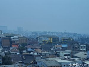 Waspada! Palembang Masih Diselimuti Asap Pekat dari Karhutla