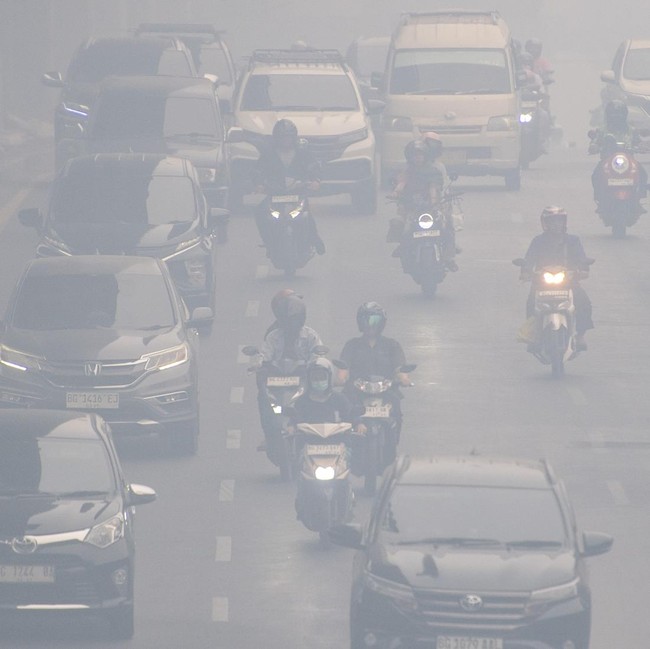 Kabut Asap Selimuti Palembang, Kualitas Udara Berbahaya