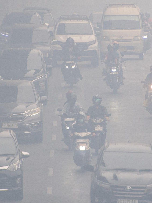 Kabut Asap Selimuti Palembang, Kualitas Udara Berbahaya