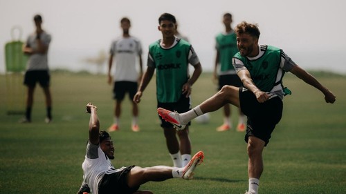 Pemain Bali United menjalani latihan di Bali United Training Center, Selasa (20/10/2026) guna menyambut pekan keenam Super League 2026/2027. /istimewa