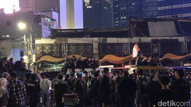 Massa demo di Tugu Tani Jakpus mulai bubarkan diri