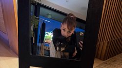 Momen Menyentuh Ariana Grande Bareng Coco yang Meninggal