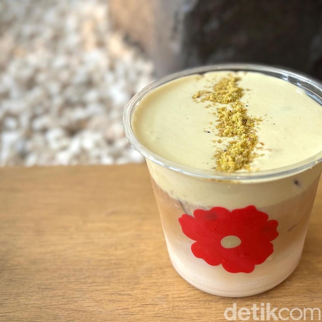 Asyik! Di Kafe Ini Bisa Ngopi Sambil Baca Buku hingga Cicip Matcha