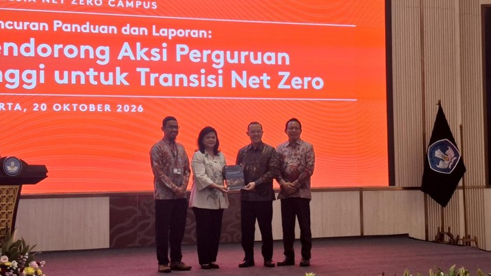 Peluncuran Panduan Net Zero Campus di Gedung D Kemdiktisaintek, Jalan Jenderal Sudirman, Jakarta Pusat pada Selasa (20/10/2026).