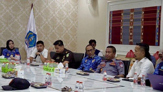 Pemkot Kendari, Sulawesi Tenggara (Sultra), menindaklanjuti dugaan pelanggaran pemanfaatan ruang bangunan berupa bengkel di kawasan Senopaty Land.
