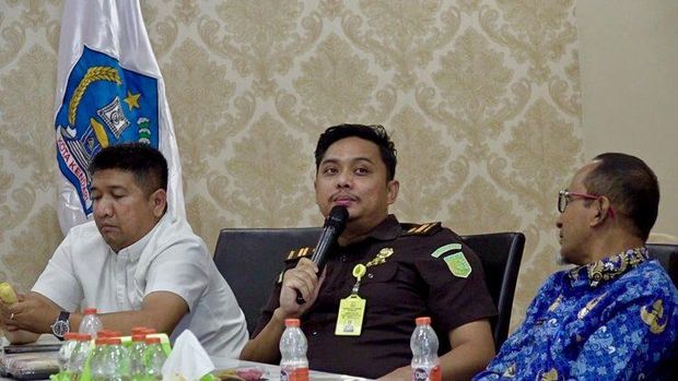 Pemkot Kendari, menindaklanjuti dugaan pelanggaran pemanfaatan ruang bangunan berupa bengkel di kawasan Senopaty Land.