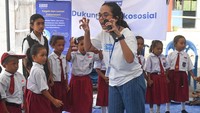 Kegiatan ini dilakukan bagi siswa penyintas gempa yang melanda wilayah Flores pada pertengahan Agustus 2026.  ANTARA FOTO/ADITYA PRADANA PUTRA